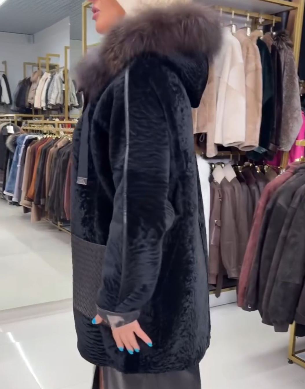 Leopard-Print Lining Black Faux Fur Jacket