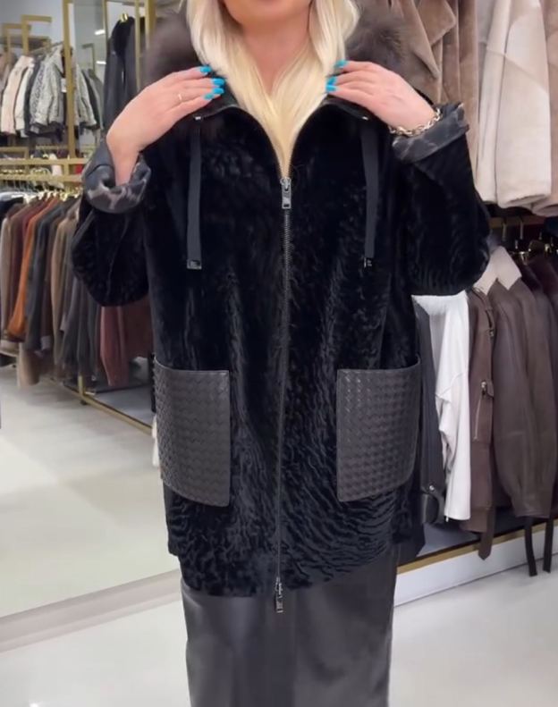 Leopard-Print Lining Black Faux Fur Jacket