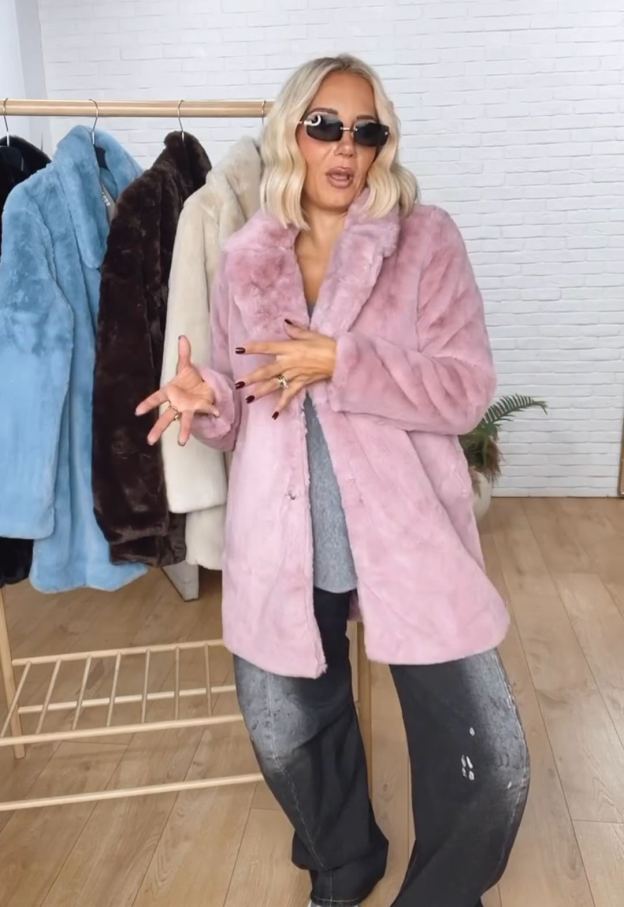 Fashion Age-Reducing Soft-Tone Faux Fur Coat