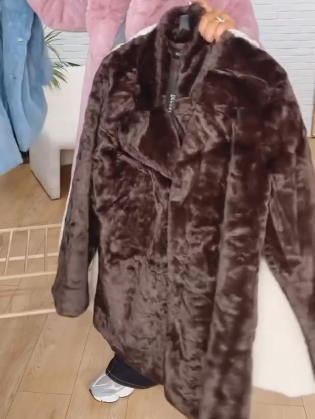Fashion Age-Reducing Soft-Tone Faux Fur Coat