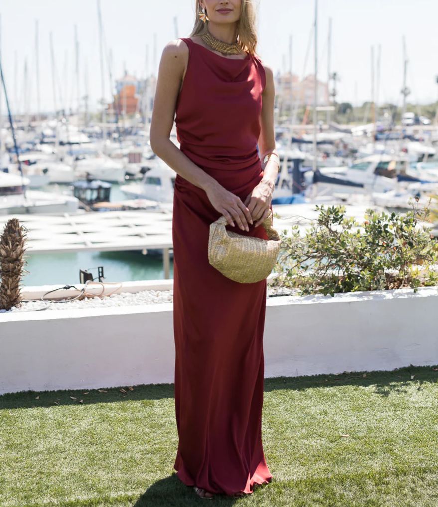 Long dress with crisscross back in red