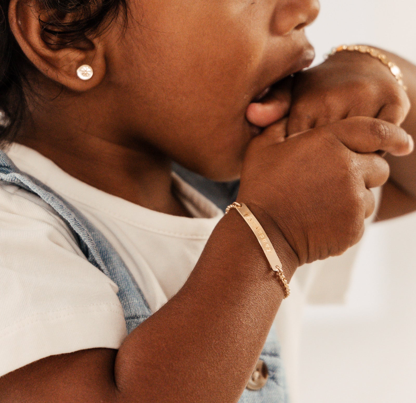 Mini Isla • Skinny Bar Bracelet