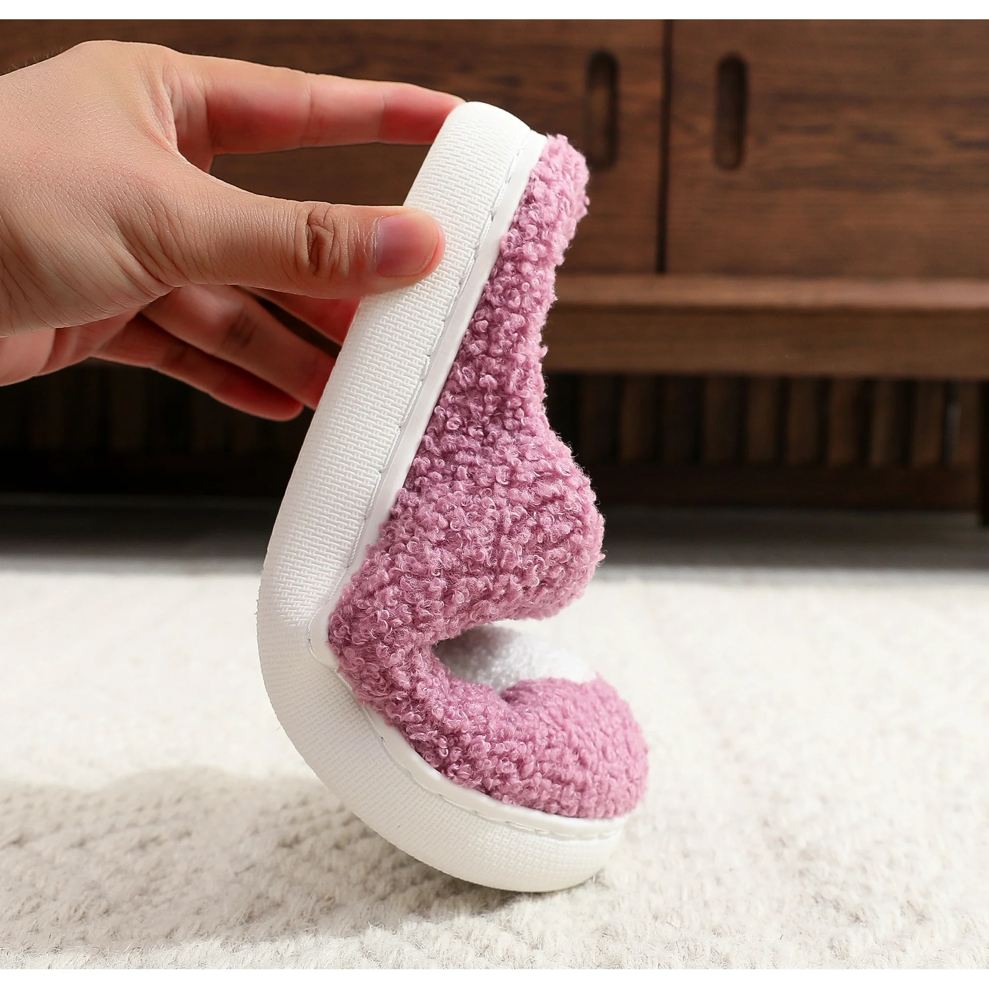Cute Ghost Print Plush Halloween Slippers