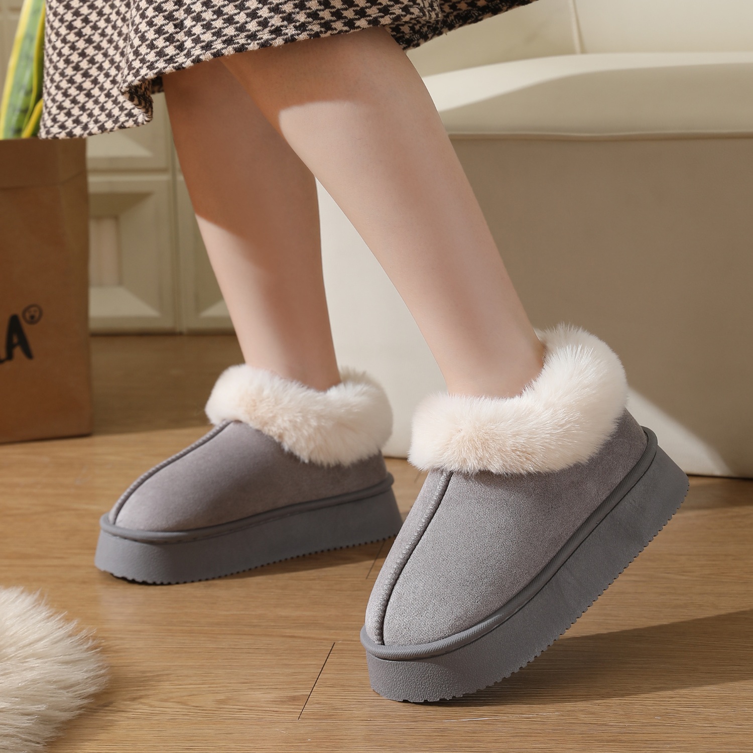 Stylish Cozy Plush Sports Boots Ankle Anti-Slip