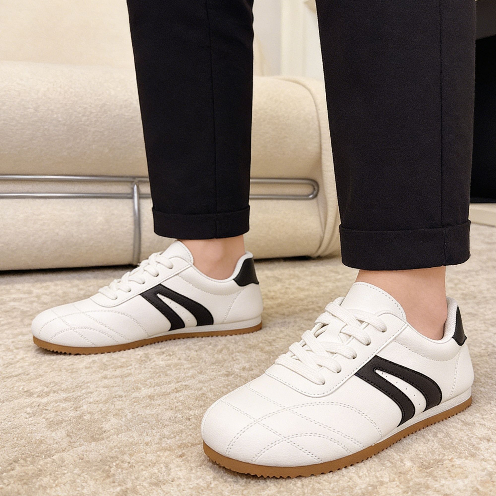 Women's Retro Sneakers Low Top Casual Walking Shoes