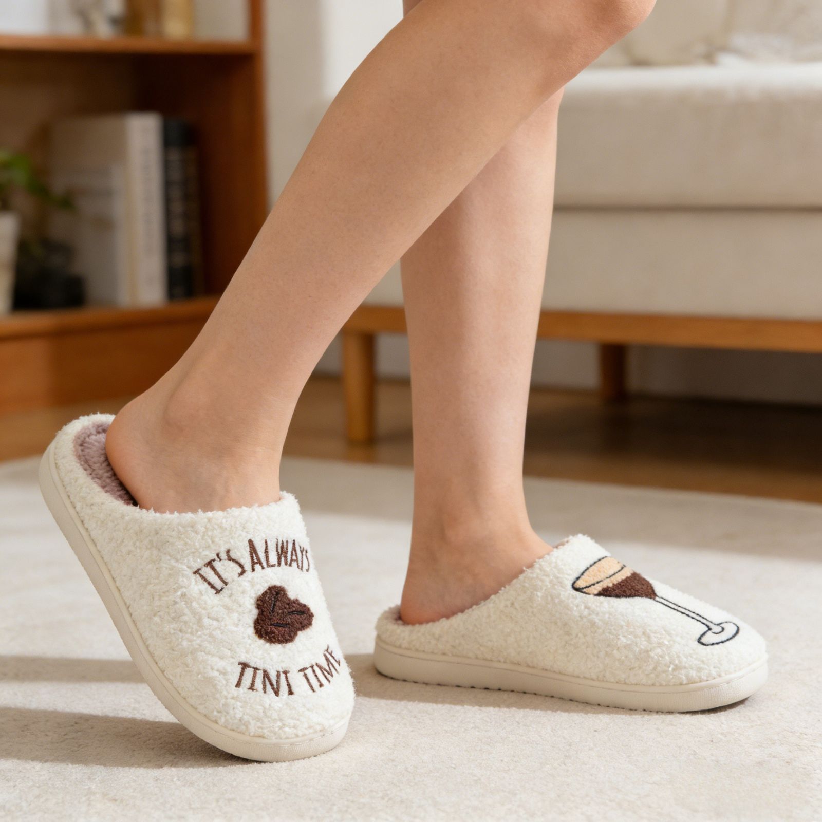 BERANMEY Women's Christmas Slippers with Embroidered Berry 