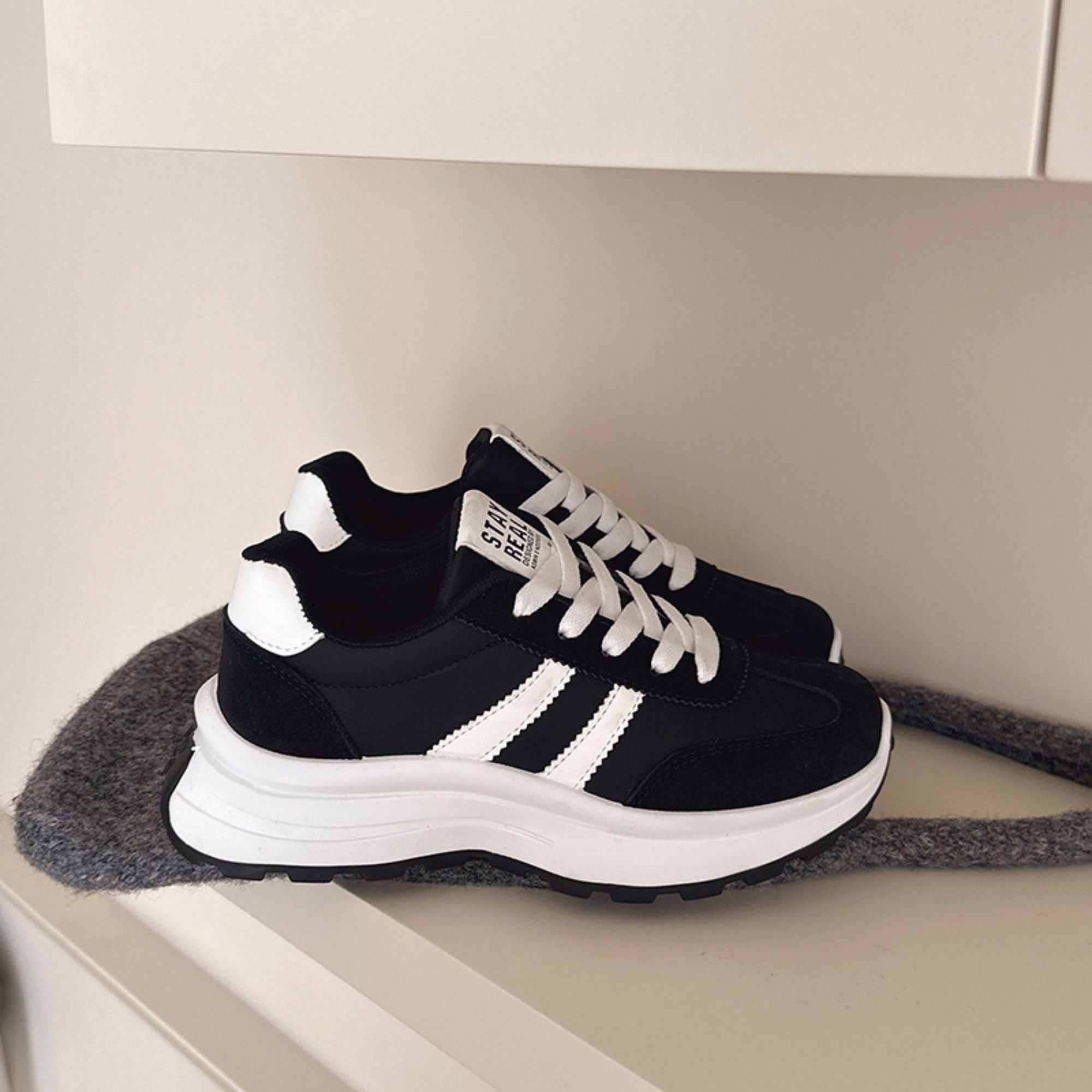 Women's Chunky Platform Retro Fashion Sneakers