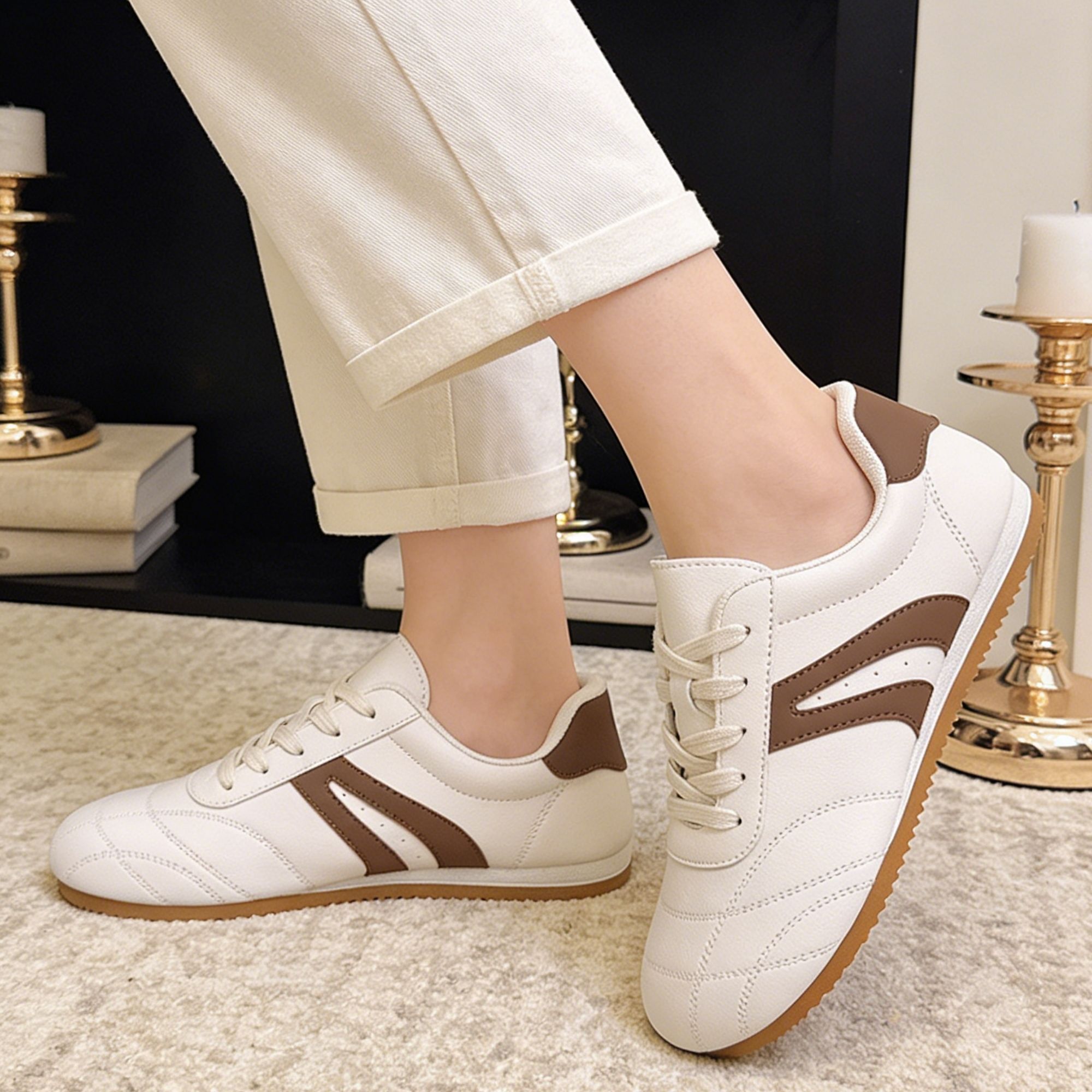 Women's Retro Sneakers Low Top Casual Walking Shoes