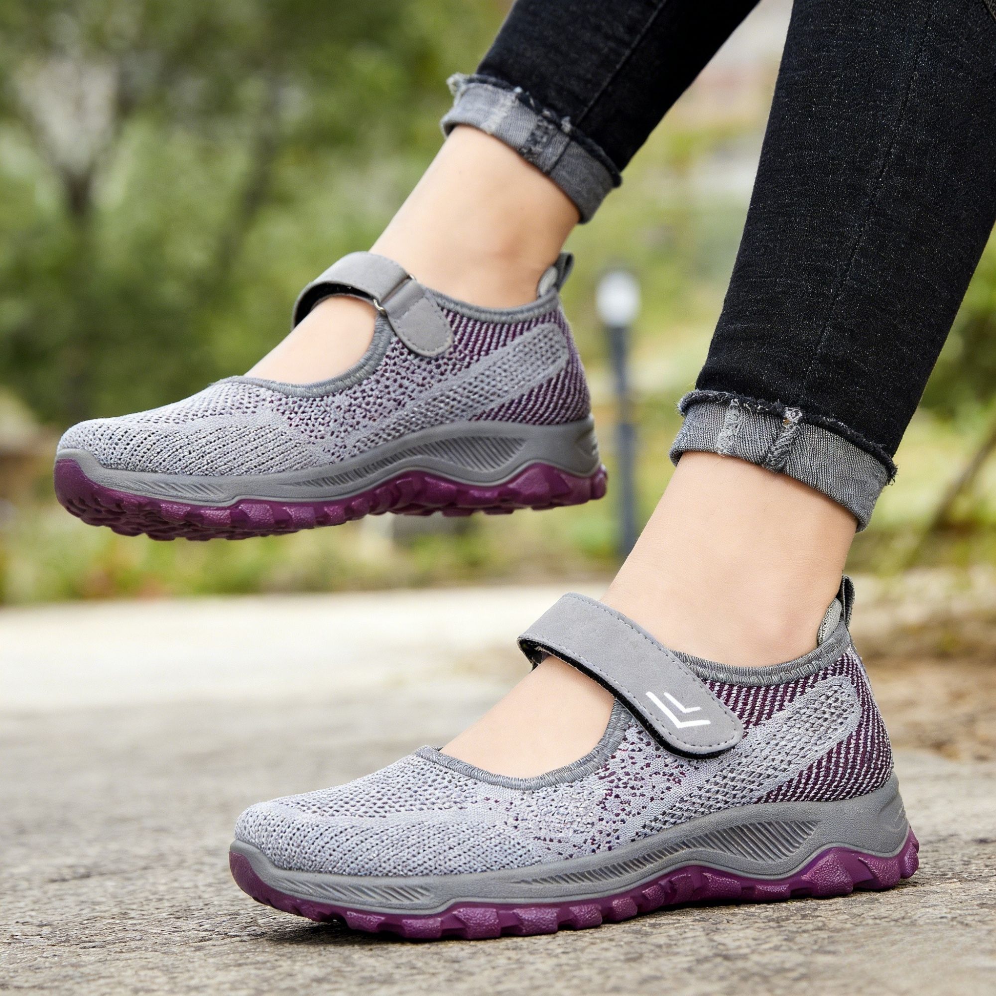 BERANMEY Women‘s Slip-On Walking Shoes