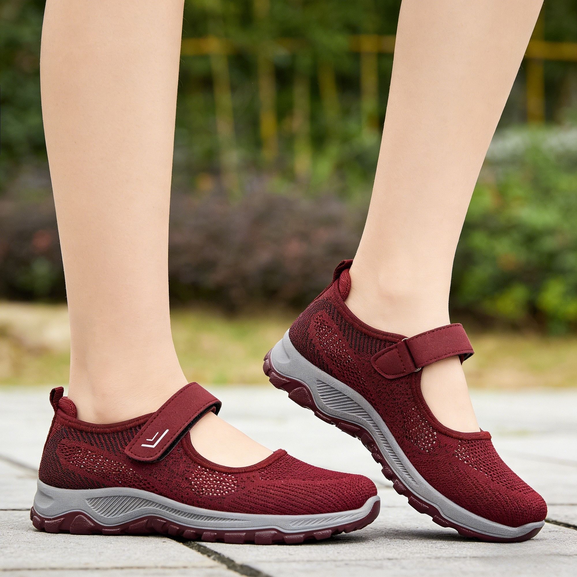 BERANMEY Women‘s Slip-On Walking Shoes