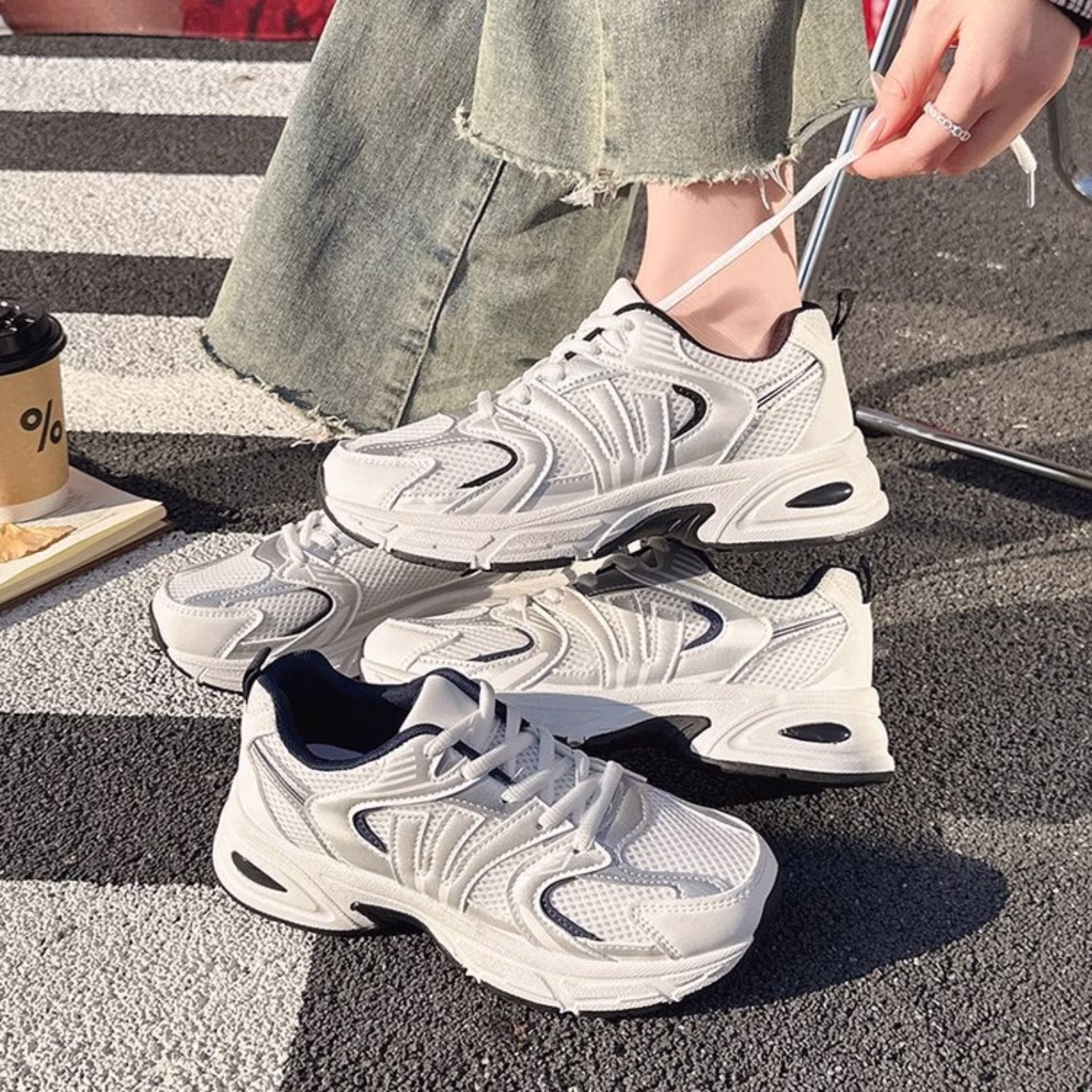 Women's Lightweight Gum Sole Fashion Sneakers