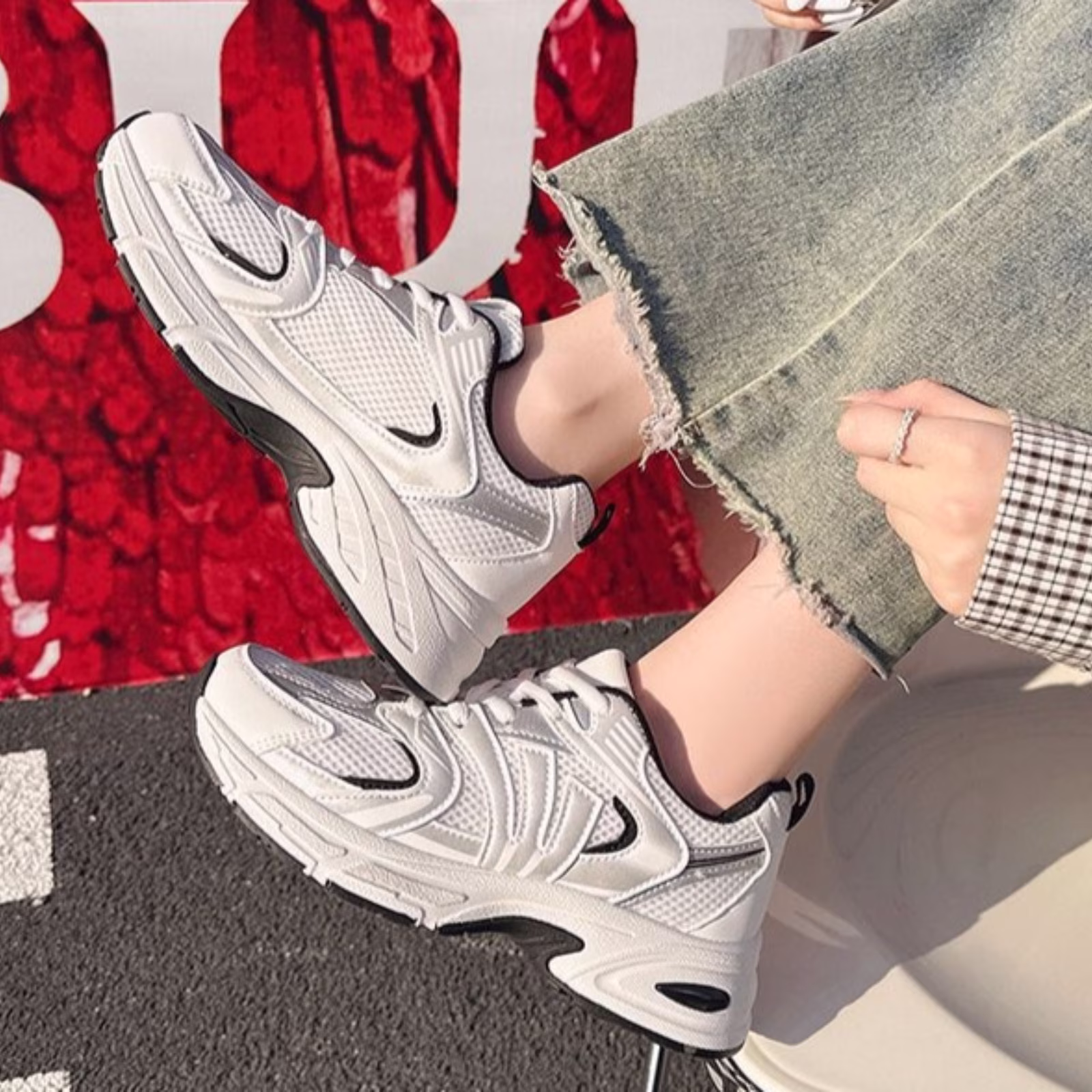 Women's Lightweight Gum Sole Fashion Sneakers