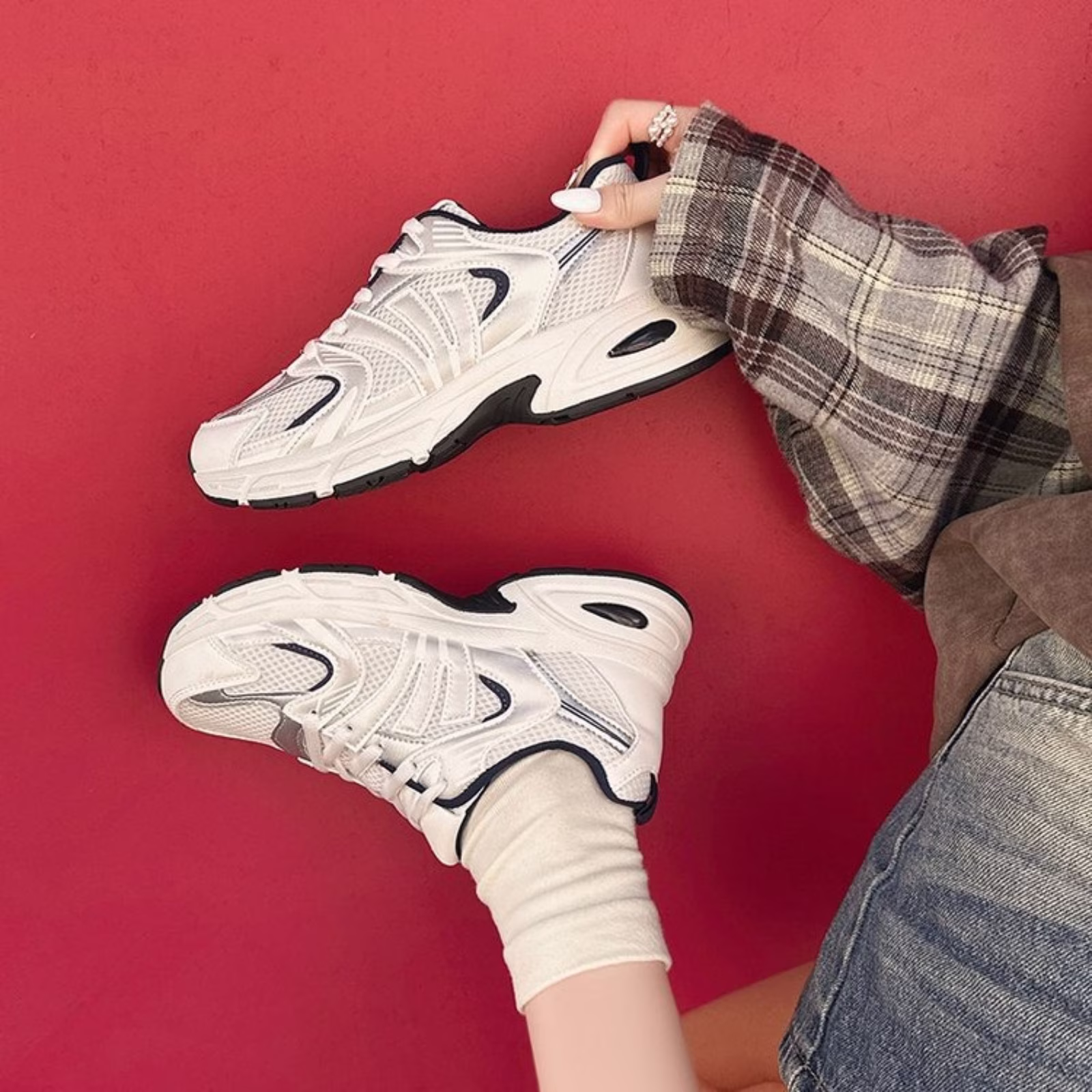 Women's Lightweight Gum Sole Fashion Sneakers