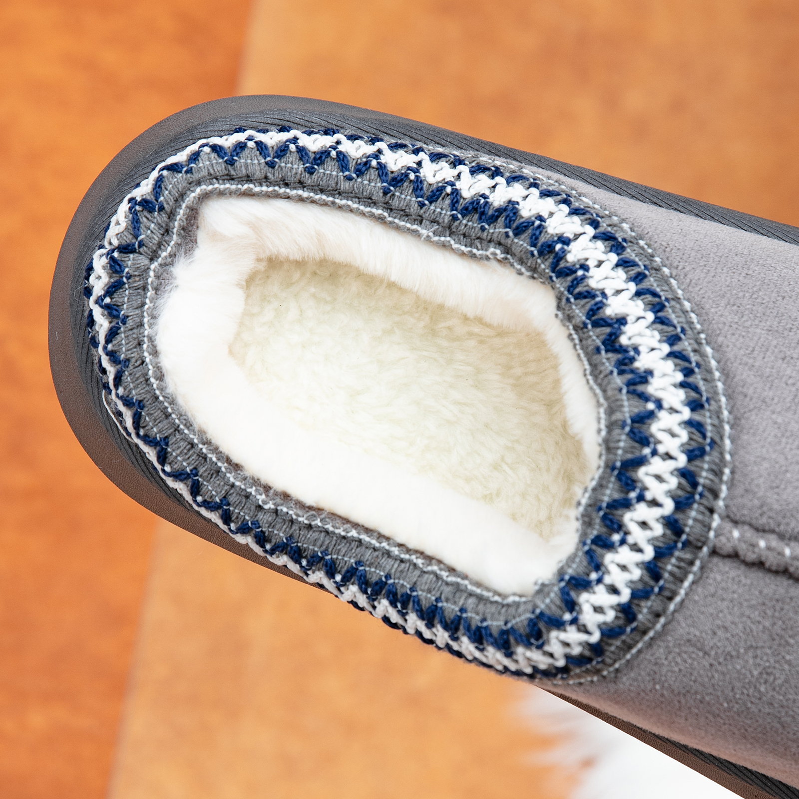 Cozy Platform Fuzzy Slippers for Women and Men Short Ankle Slippers with Anti-Slip Sole 