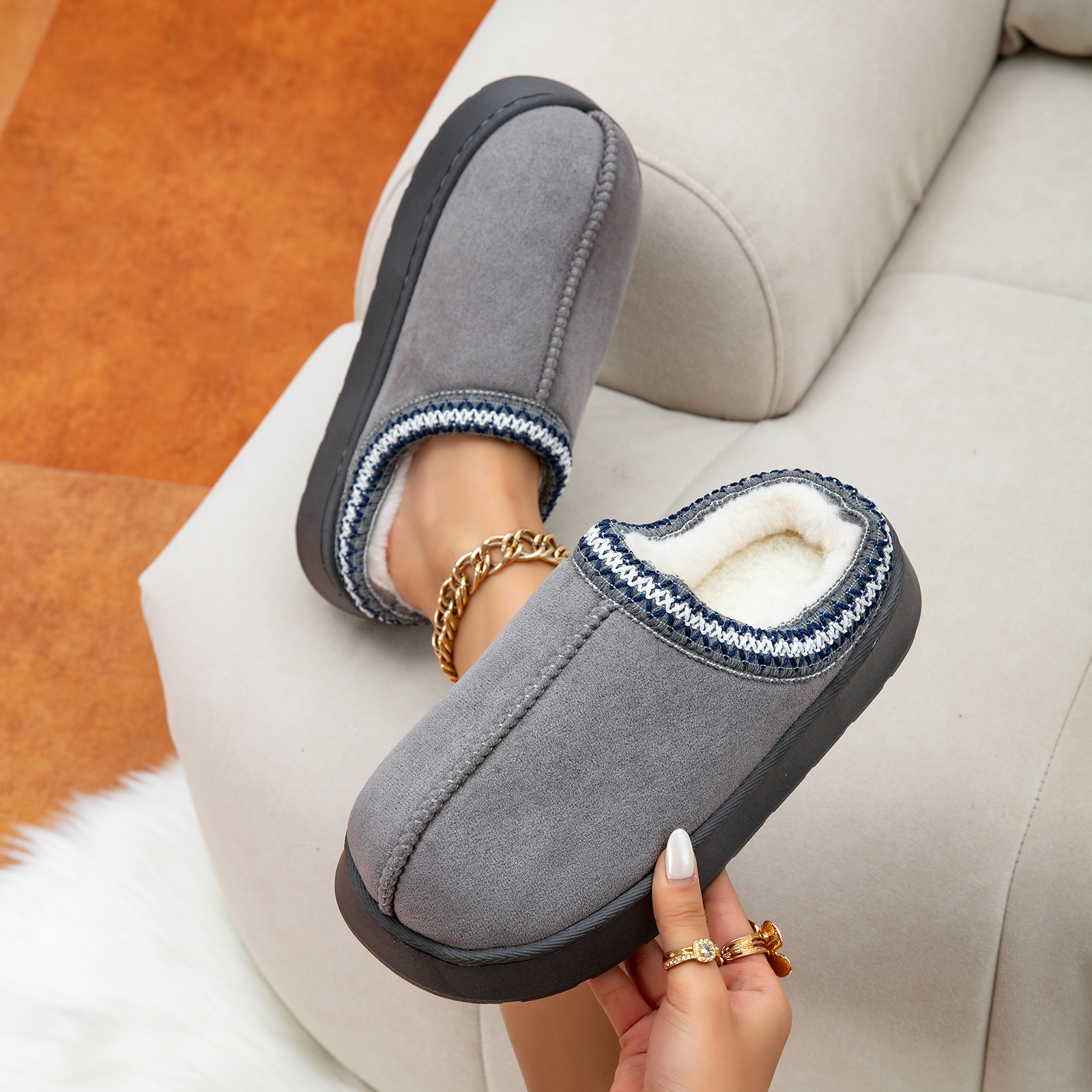 Cozy Platform Fuzzy Slippers for Women and Men Short Ankle Slippers with Anti-Slip Sole 