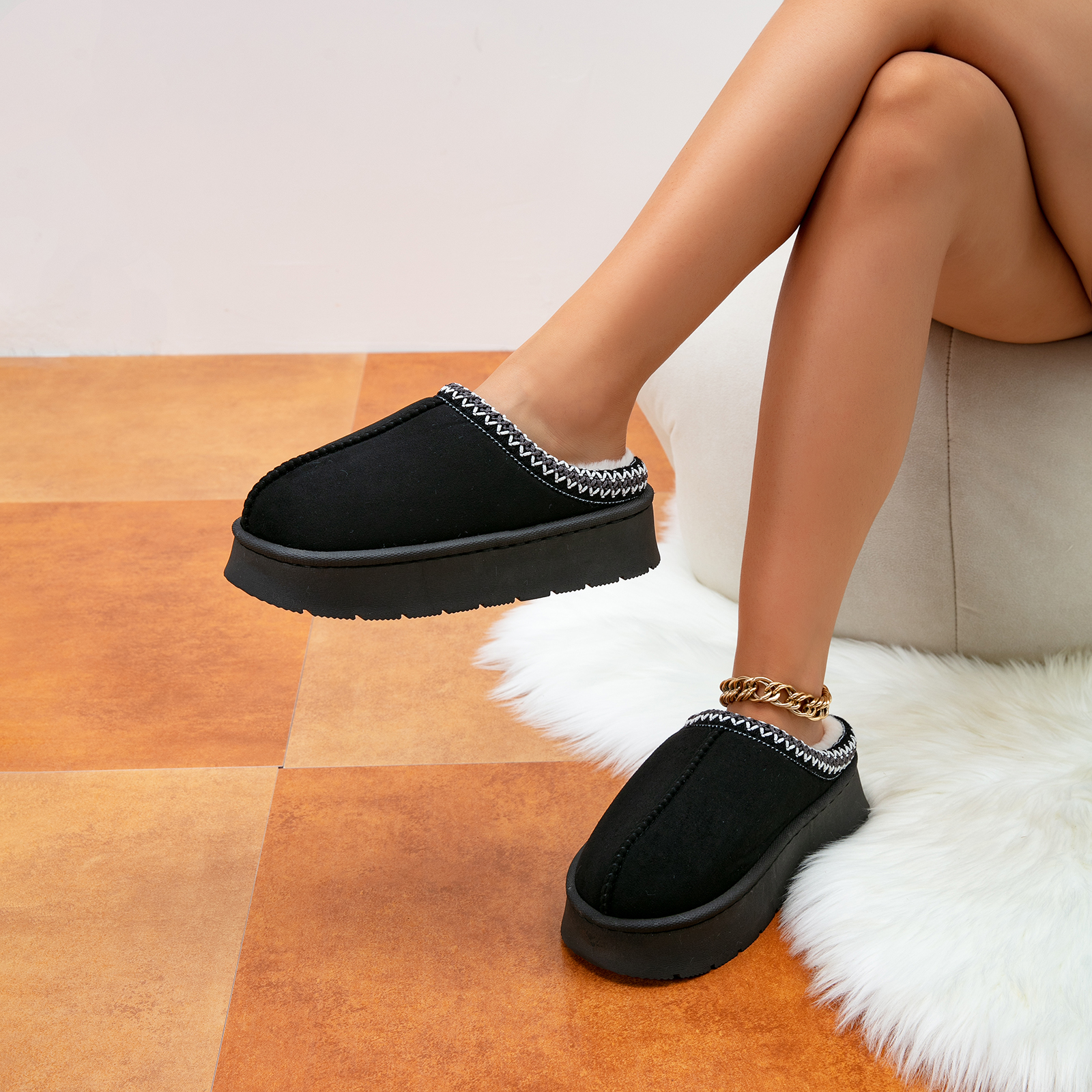 Cozy Platform Fuzzy Slippers for Women and Men Short Ankle Slippers with Anti-Slip Sole 