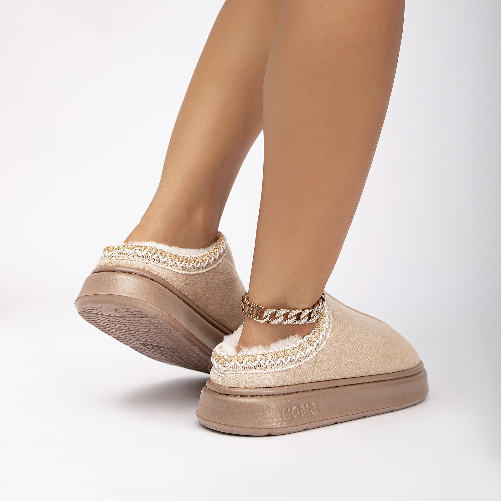 Cozy Platform Fuzzy Slippers for Women and Men Short Ankle Slippers with Anti-Slip Sole 