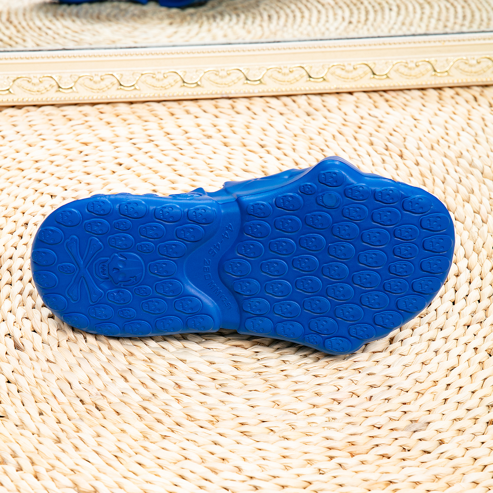 Cloud Cushioned Skull Slippers with Thick Anti Slip Sole