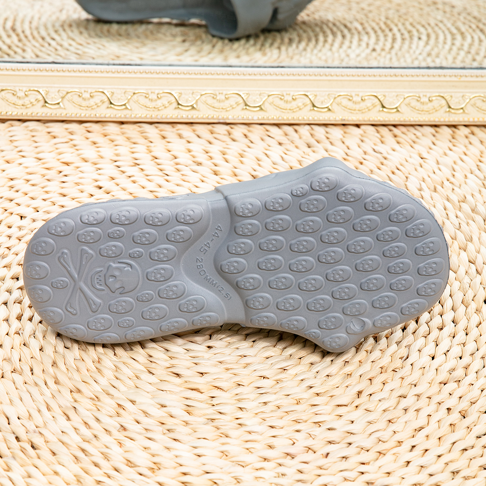 Cloud Cushioned Skull Slippers with Thick Anti Slip Sole