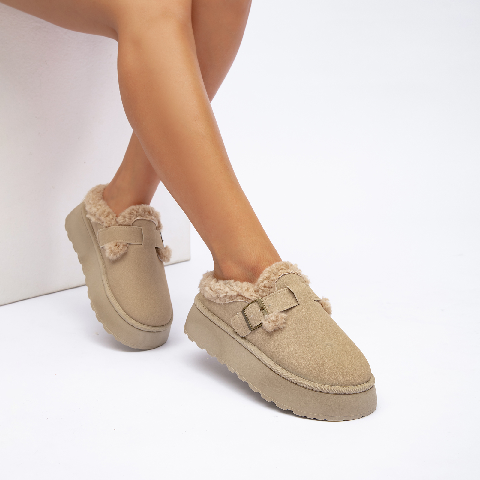  Fashionable Fall & Winter Thick-Soled Furry Slippers For Women Cozy Warm Cotton Booties 