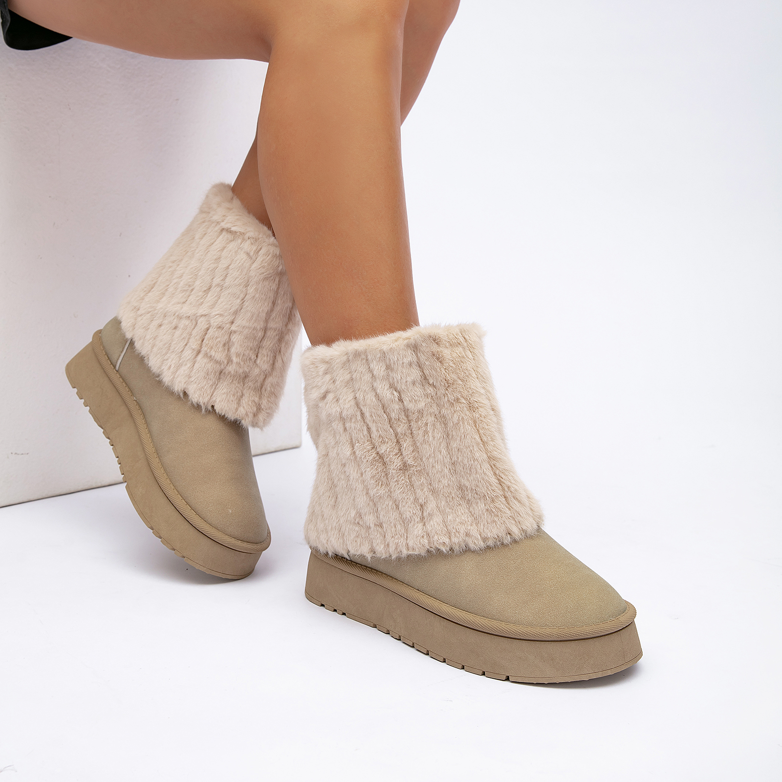 Women's Snow Boots Fashionable and Warm  Winter Boots 