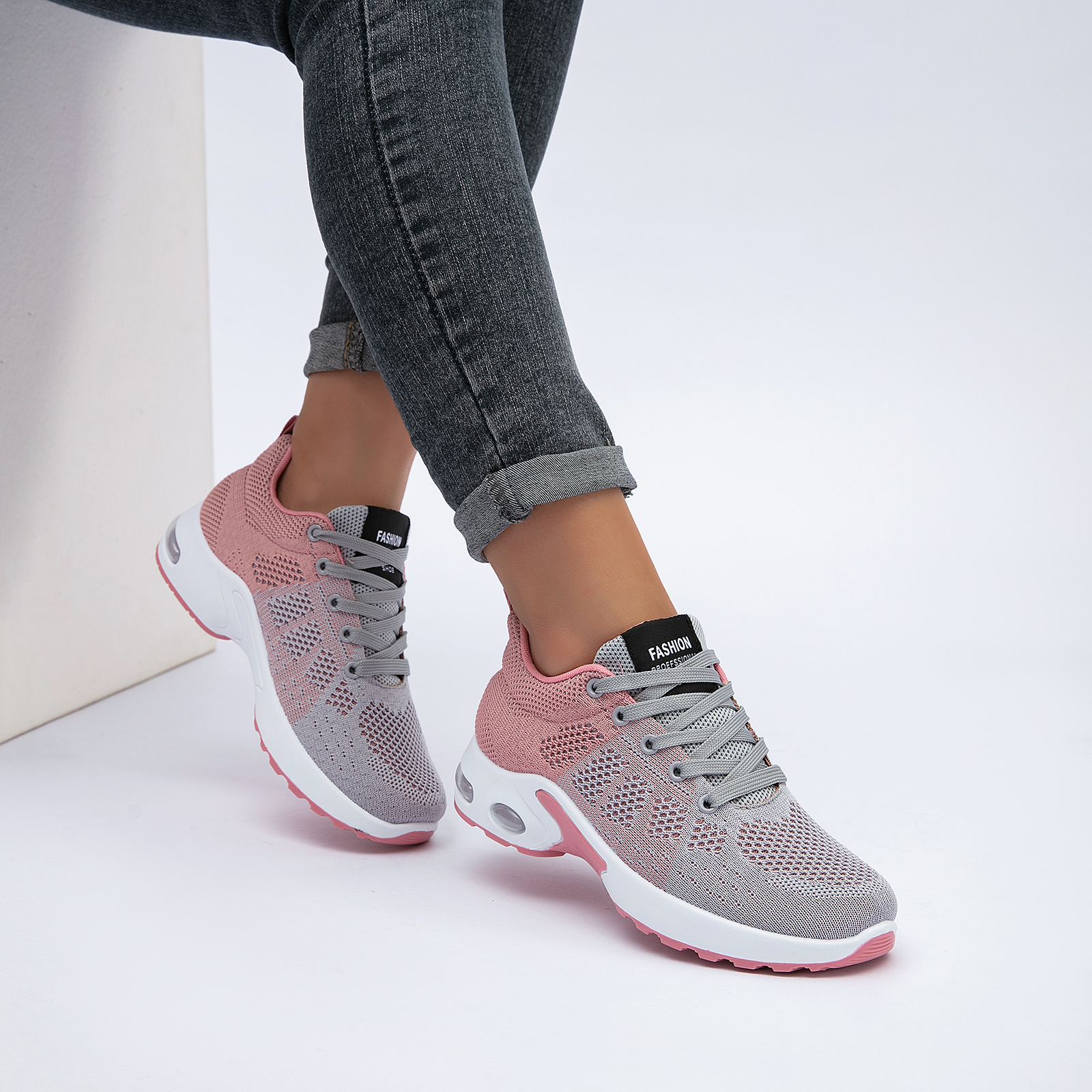 Women's Comfort Sneakers Lightweight Breathable Mesh Walking Shoes with Air Cushion