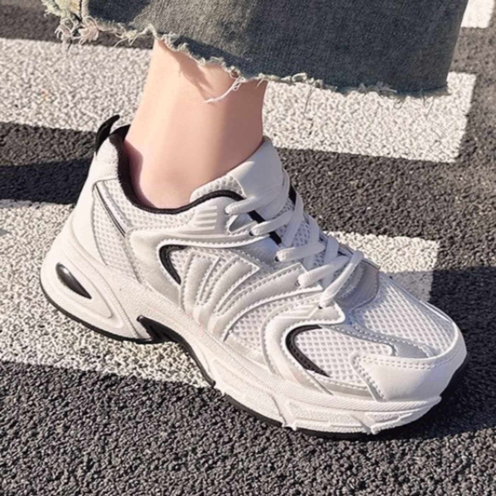 Women's Lightweight Gum Sole Fashion Sneakers