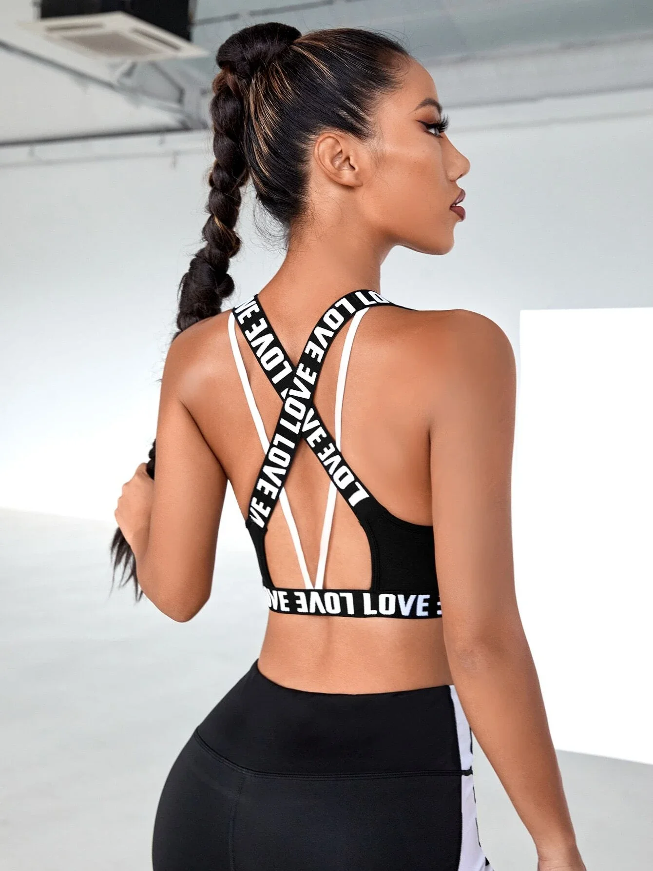 Custom Logo Yoga Trendy Contrast Letter Tape Crisscross Back Women Activewear Intimates Sports Bra-RANBAO
