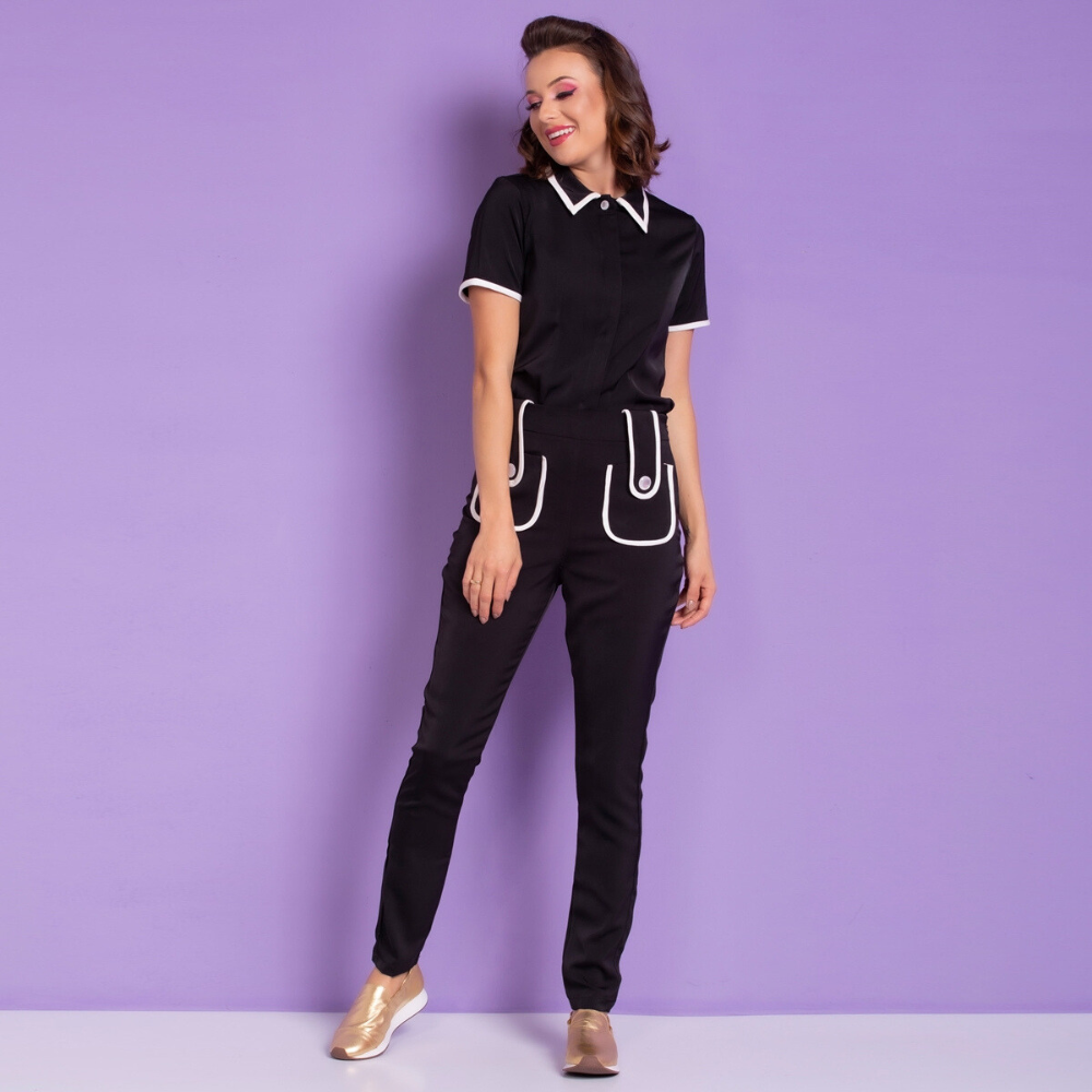 Women's Slim Fit Scrub Top with Pearl Button