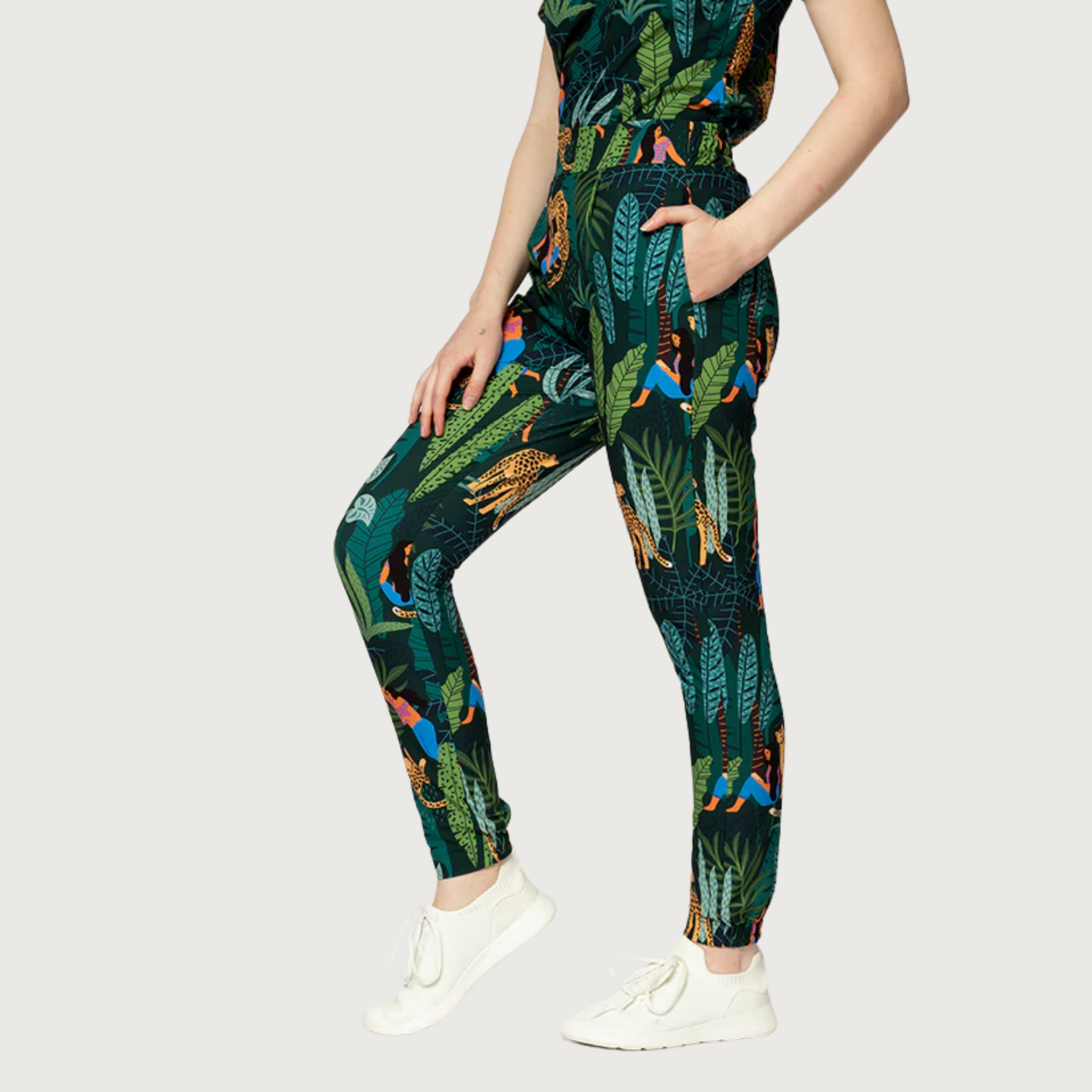 Women’s Friends Cuffed Scrub Pants