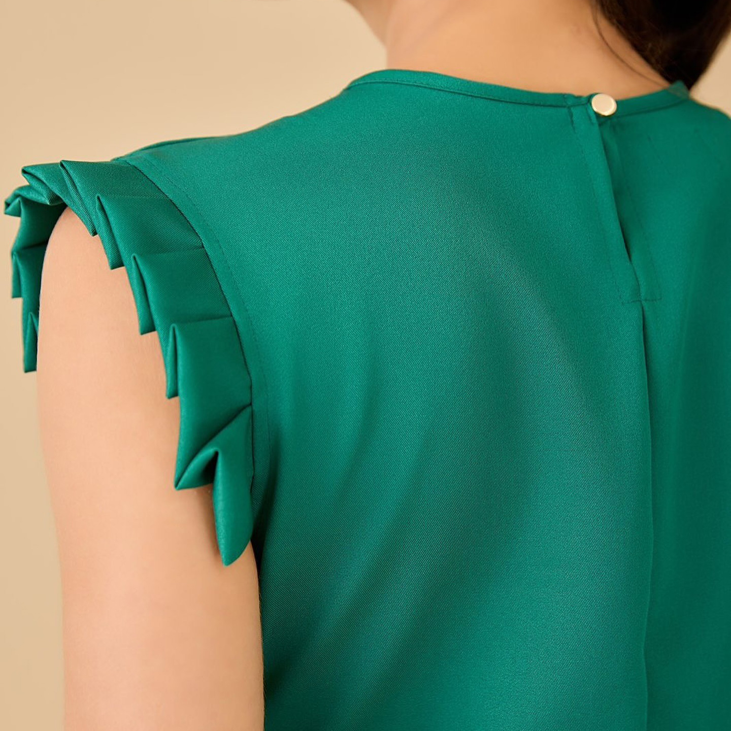 Women's Round Neck Pleated Sleeve Scrub Top™