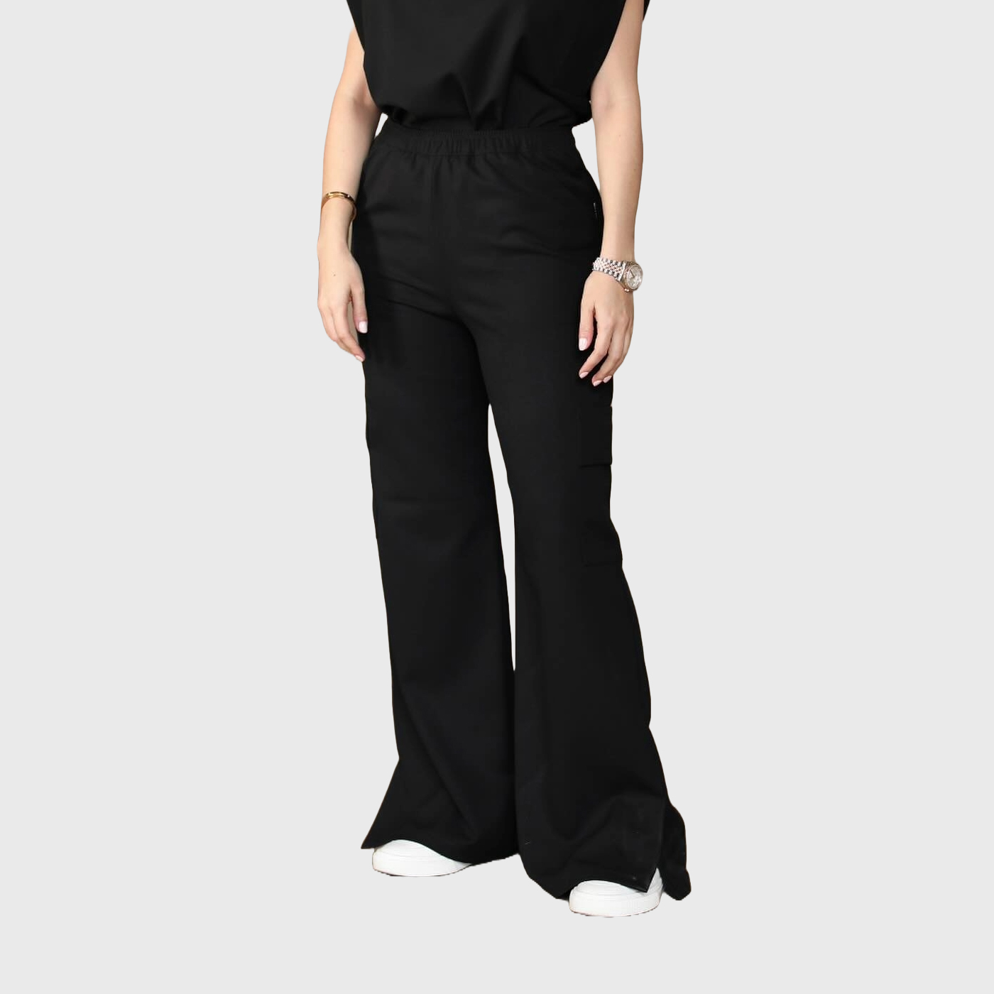 Women's Cargo Scrub Pant with Stylish Tailoring Details