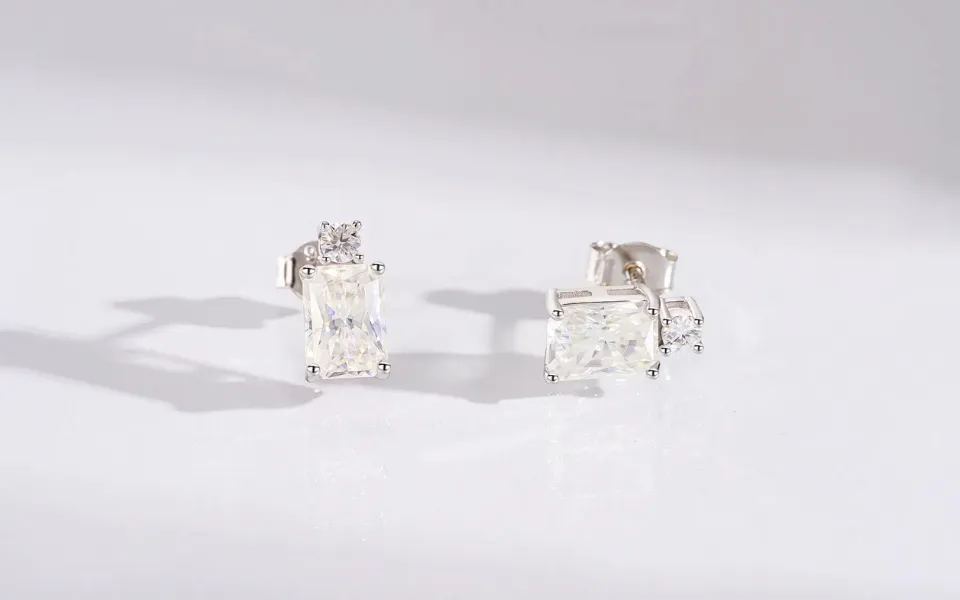 Koraglo Radiant Studs Earrings​