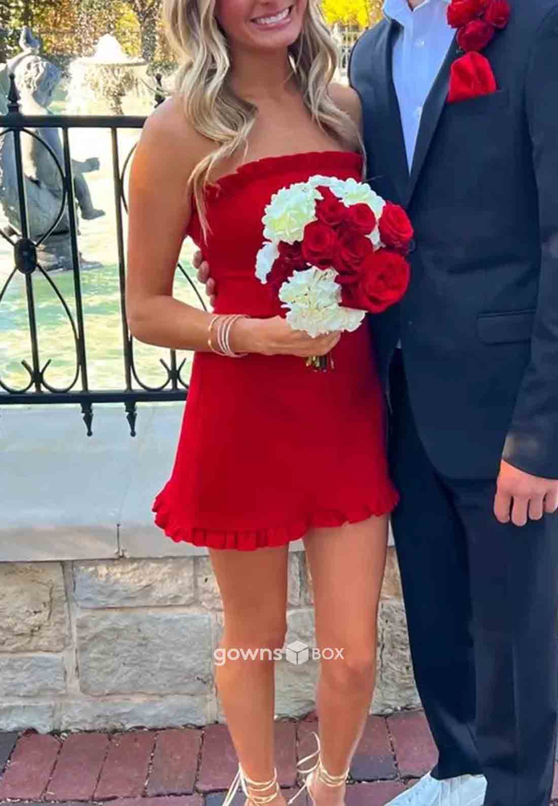 Chic Strapless Red Pleated Sleeveless Ruched Mini Homecoming Dresses-GownsBox