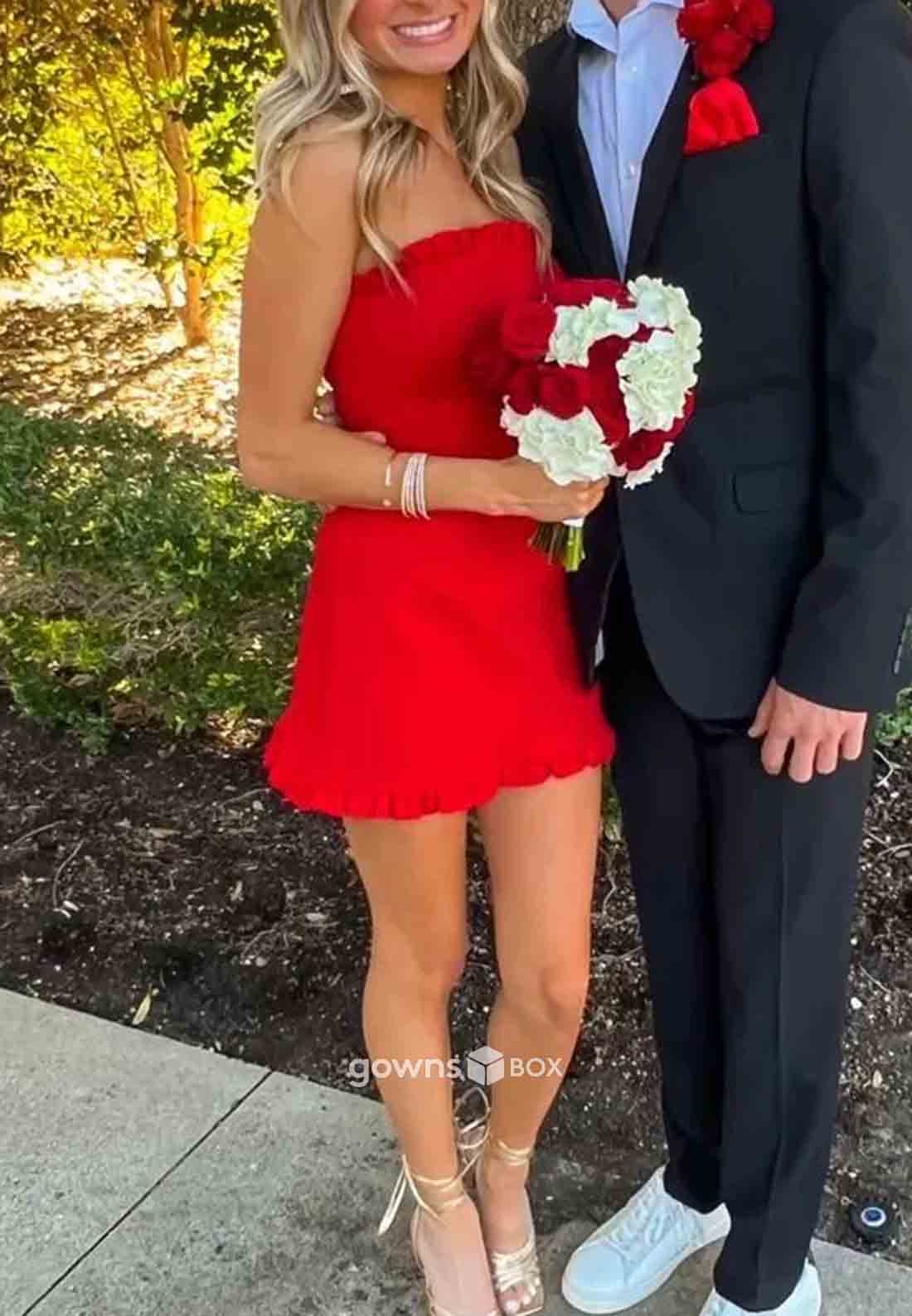 Chic Strapless Red Pleated Sleeveless Ruched Mini Homecoming Dresses-GownsBox