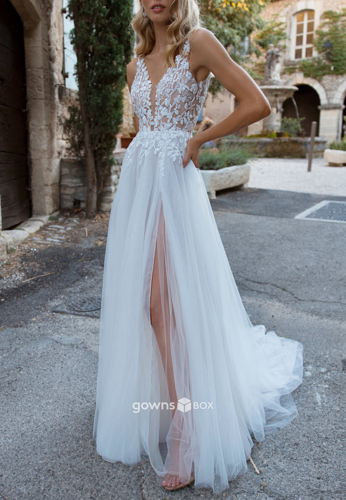 Regular Straps Court Train Tulle A-Line V Back Side Slit Wedding Dresses with Appliques
