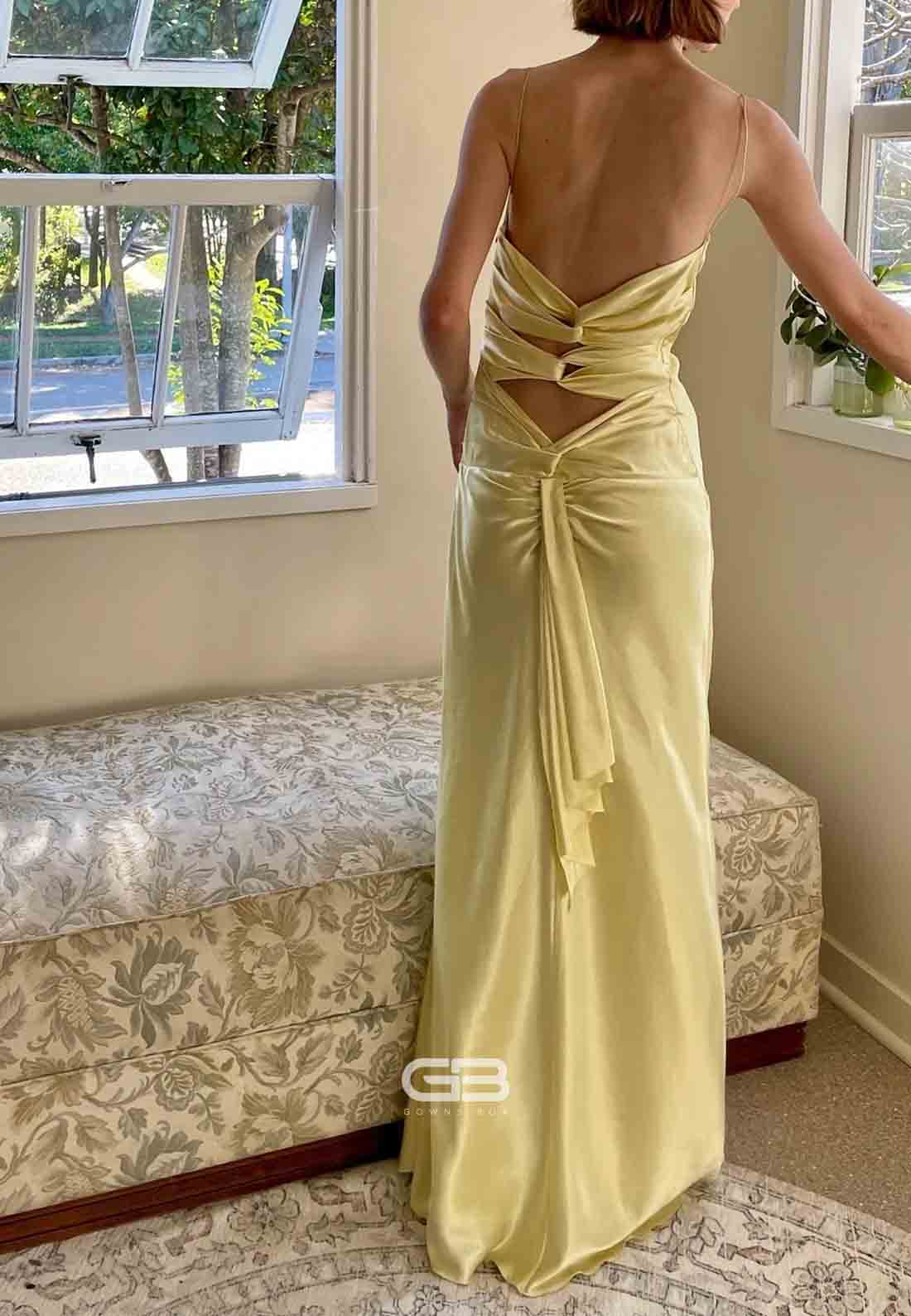 Chic Spaghetti Straps V-Neck Yellow Sheath Long Party Dress with Keyhole Back
