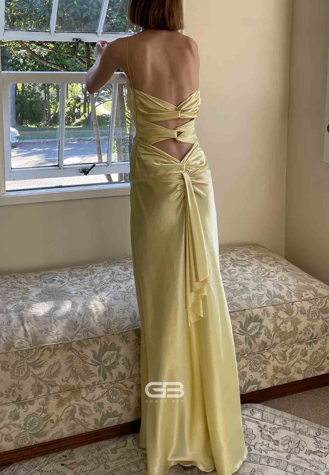 Chic Spaghetti Straps V-Neck Yellow Sheath Long Party Dress with Keyhole Back