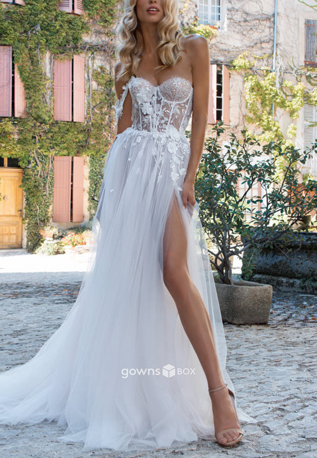 Sweetheart Tulle A-Line High Slit Lace-Up Low Back Wedding Dresses with Appliques