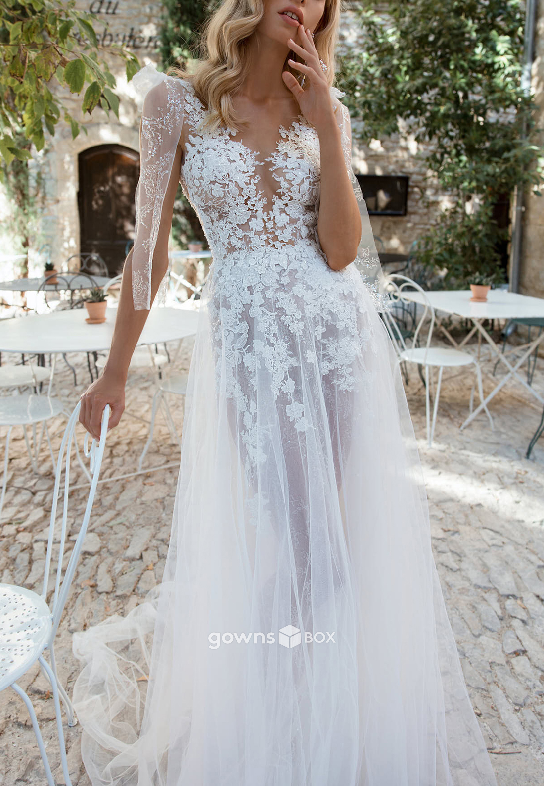 Sleeveless Court Train Tulle A-Line V Back Wedding Dresses with Appliques