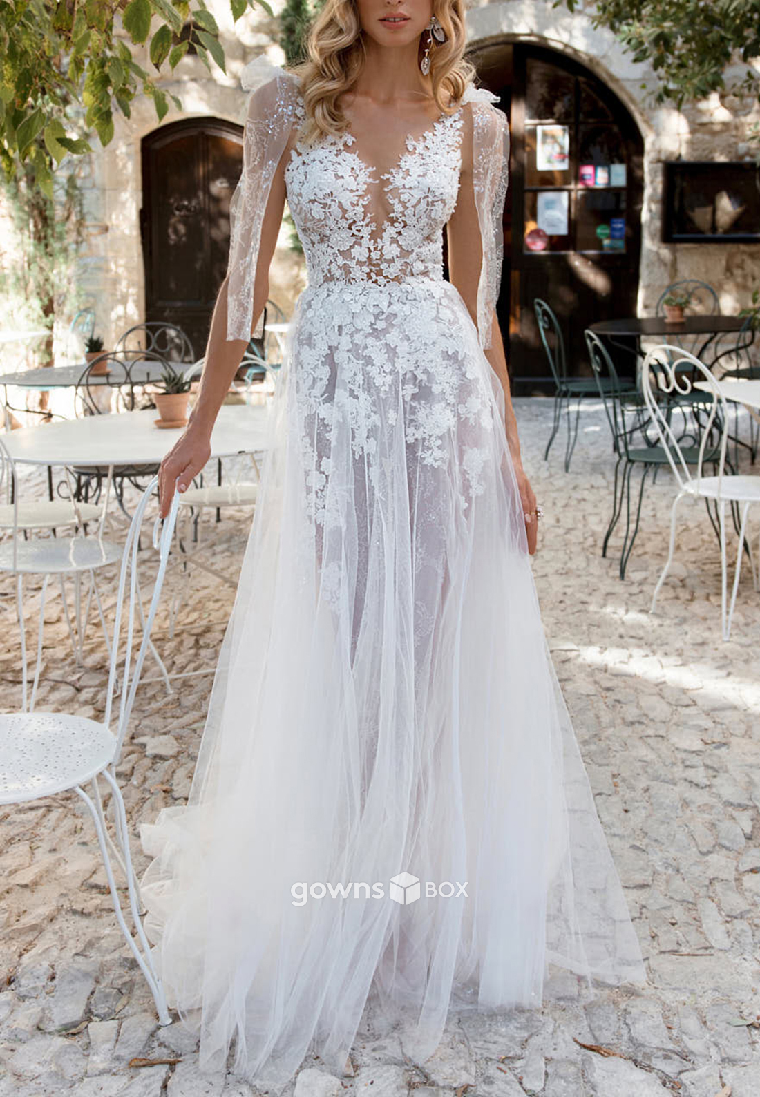 Sleeveless Court Train Tulle A-Line V Back Wedding Dresses with Appliques