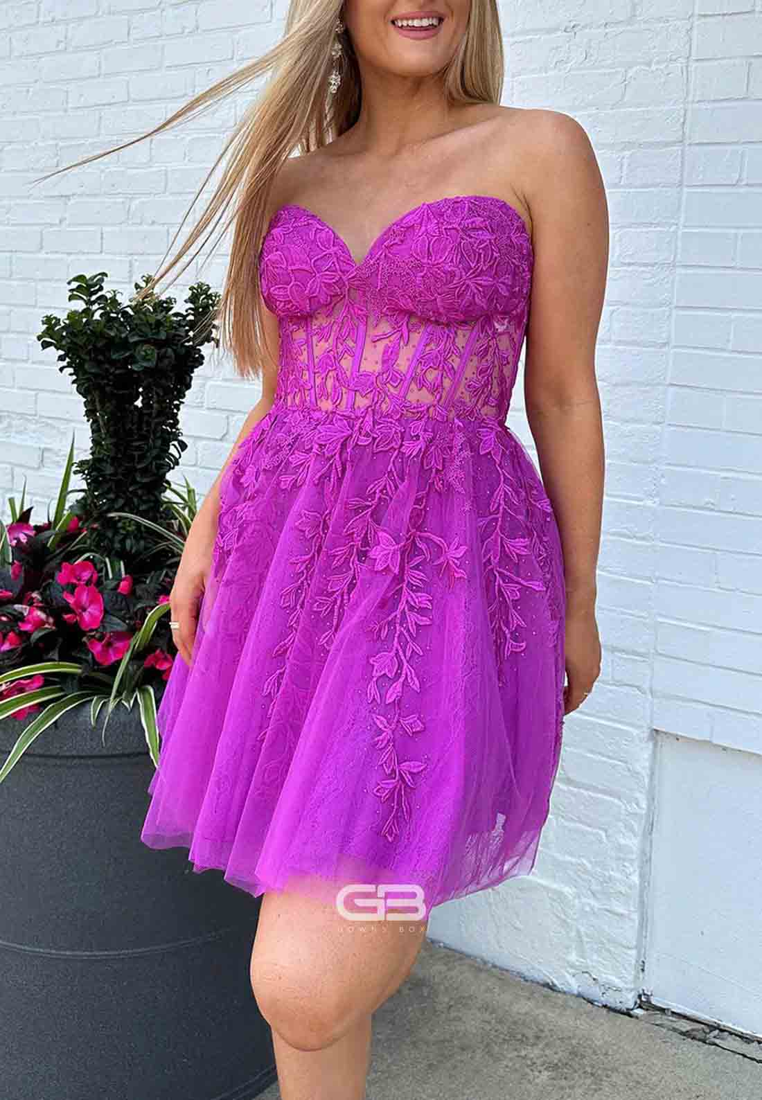 A-Line Strapless Lace Up Short Tulle Homecoming Dresses with Appliques