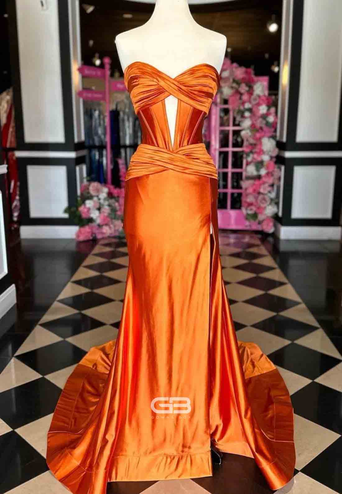 Sweetheart Satin Mermaid Long Prom Dress