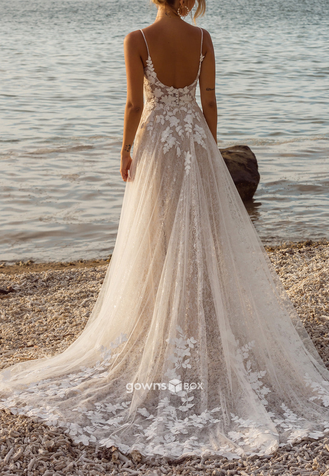 Lace Spaghetti Straps Open Back V-Neck Sleeveless A-Line Beach Wedding Dresses-GownsBox