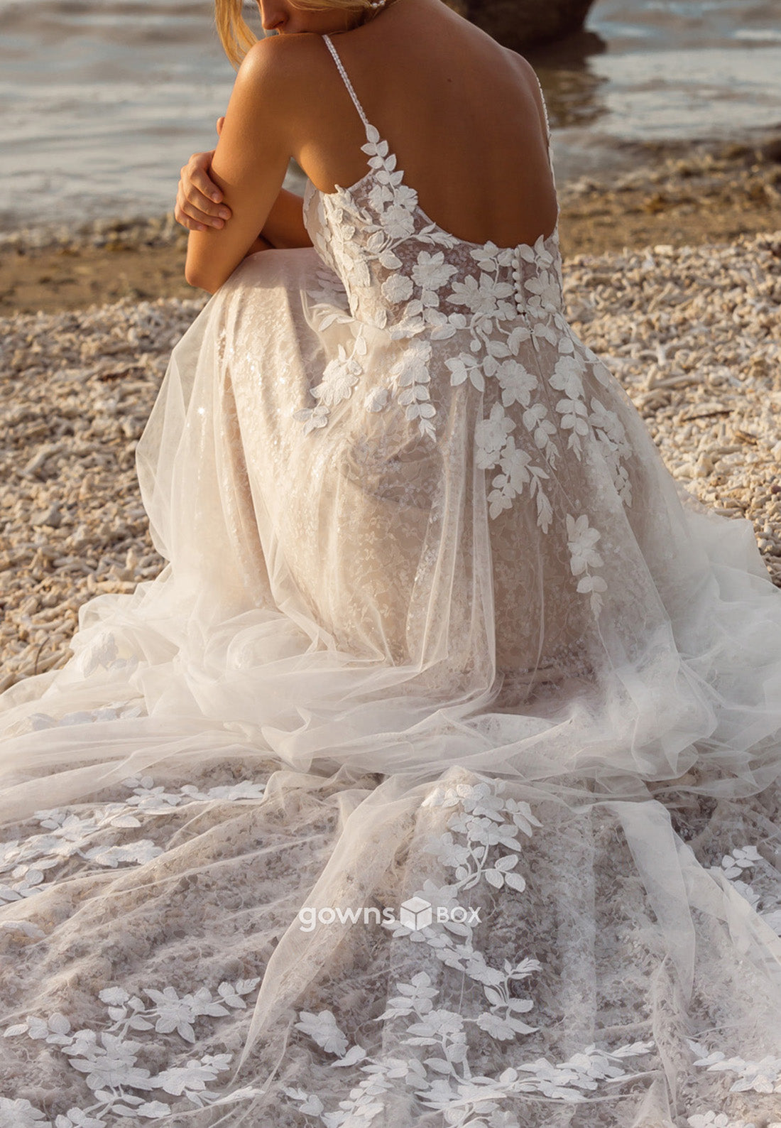 Lace Spaghetti Straps Open Back V-Neck Sleeveless A-Line Beach Wedding Dresses-GownsBox