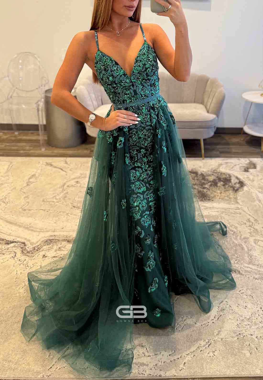 Spaghetti Straps V-Neck Tulle Floor-Length Prom Dresses with Beading 