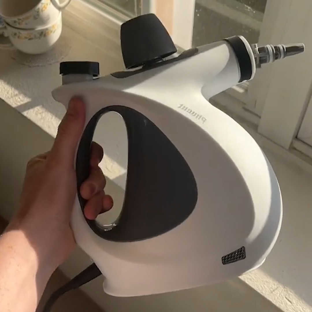 🎄 CleanTouch Steam - Holiday Freshness Made Easy! ✨