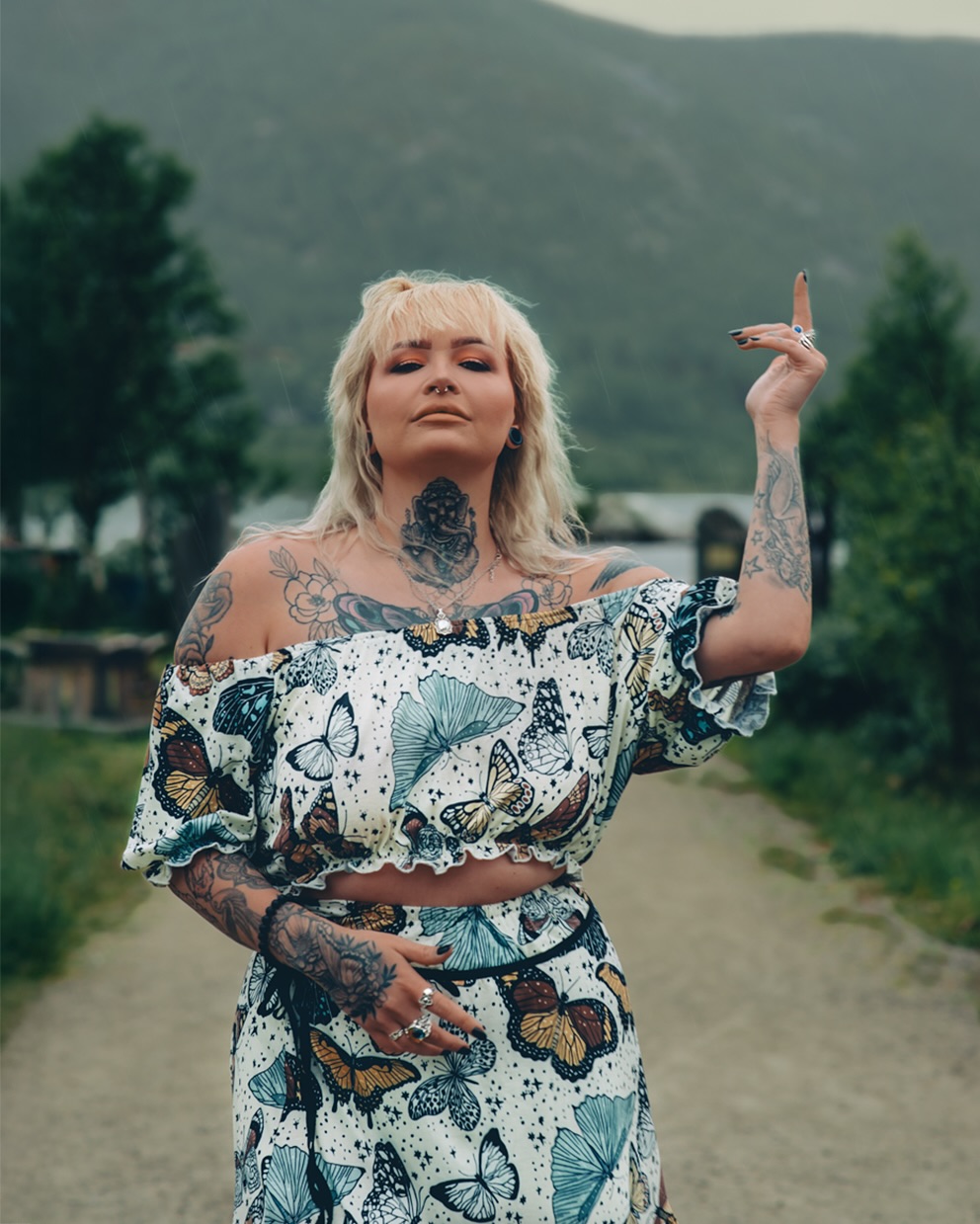 Rich World Butterfly Family Pattern Printing  Two Piece Set