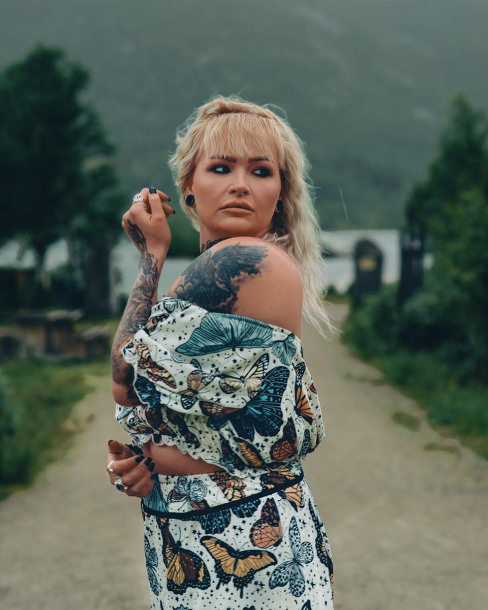 Rich World Butterfly Family Pattern Printing  Two Piece Set