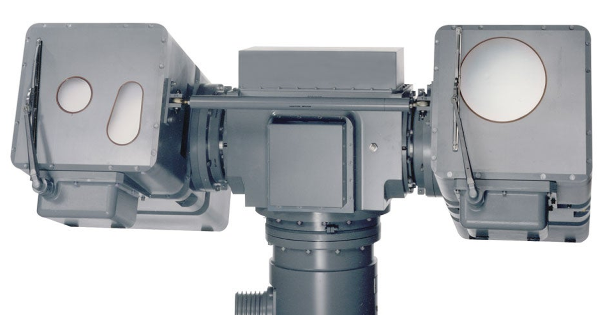 {"default":"Class 1 eye-safe laser rangefinder"}
